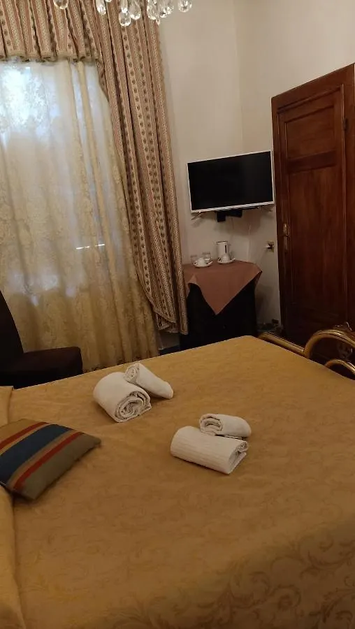Alojamento de Acomodação e Pequeno-almoço Relais Corso Storico Acomodação com café da manhã Pisa Itália