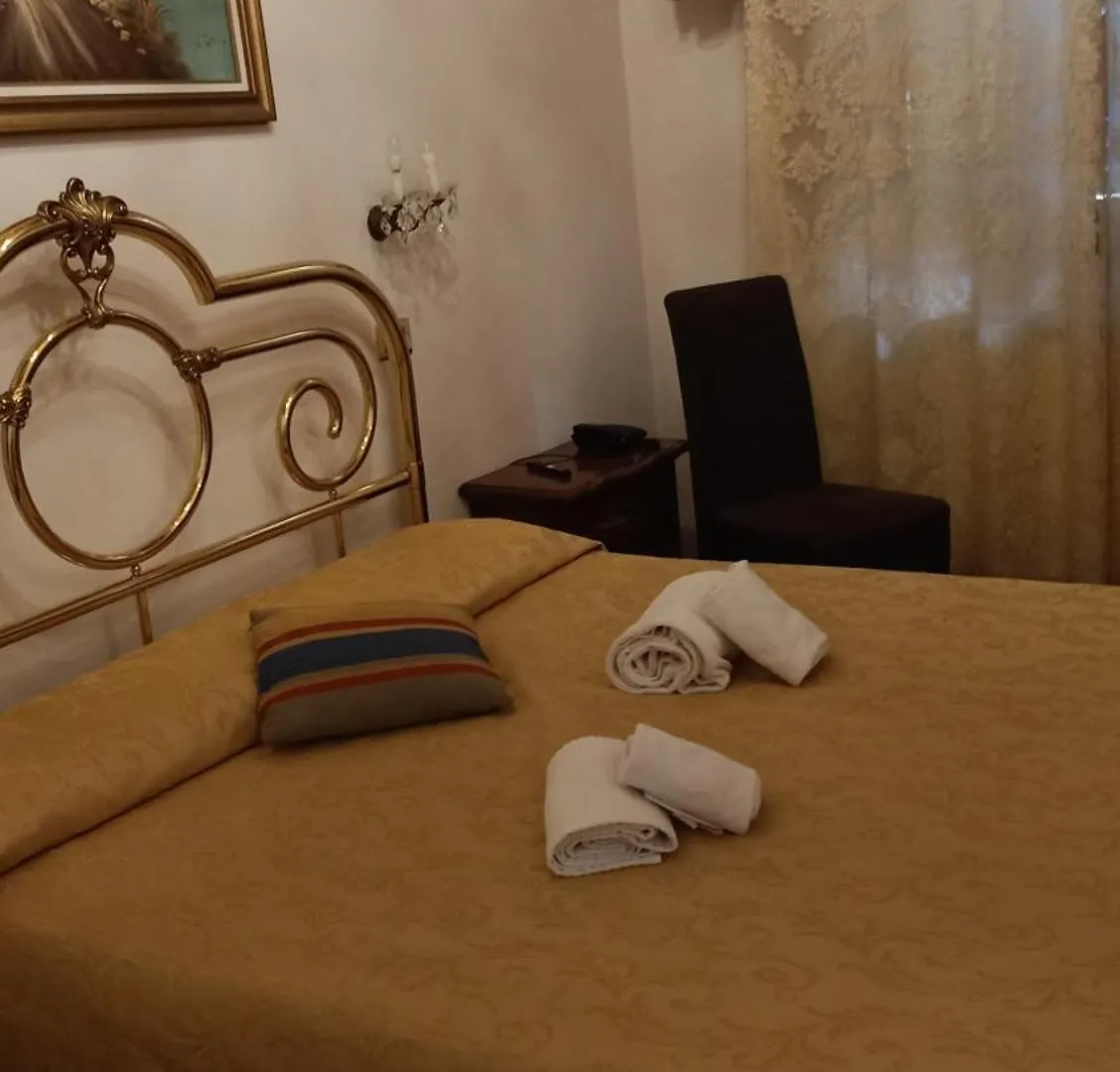 Alojamento de Acomodação e Pequeno-almoço Relais Corso Storico Acomodação com café da manhã Pisa Itália